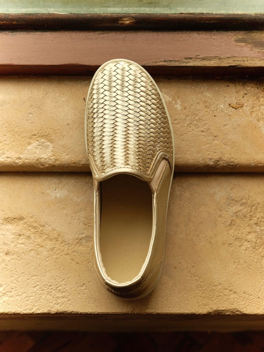 Women’s Ecco Soft 7 Woven Leather Slip-On Sneakers in Gold Size 41 or US 10.5